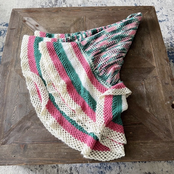 Vintage Handmade Crochet Blanket Throw Square Ruffle Flounce Edge - Picture 5 of 6